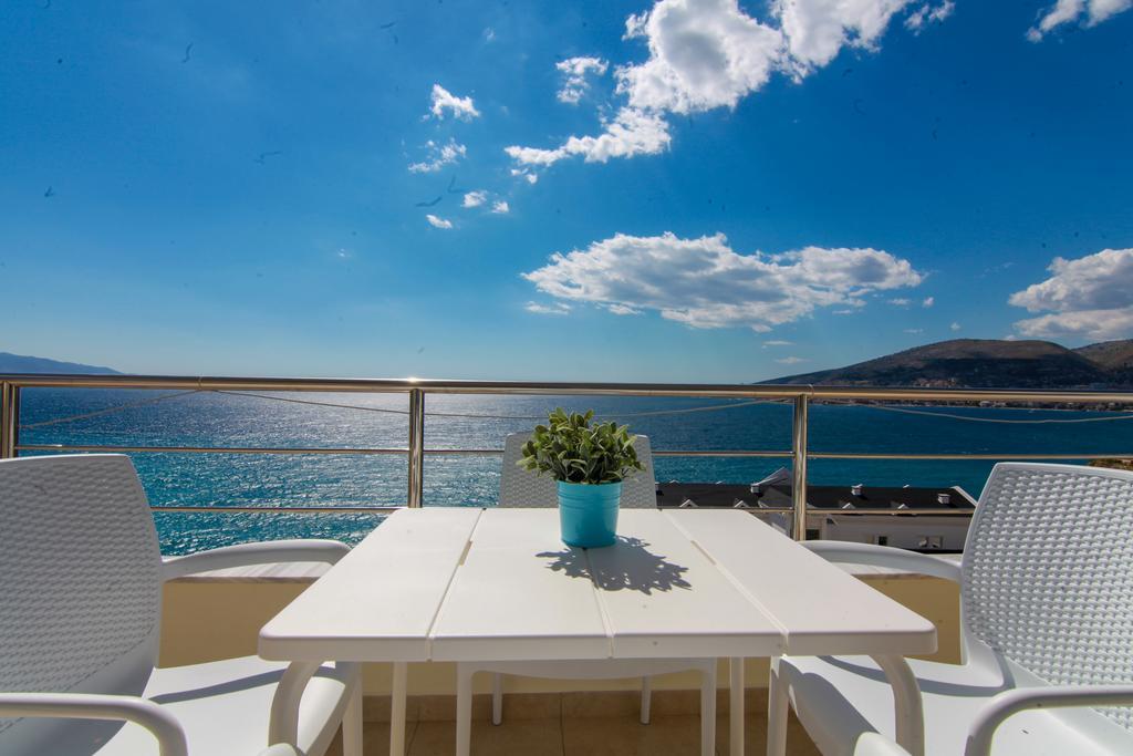 Blue Sea Apartments Sarandë Exterior foto