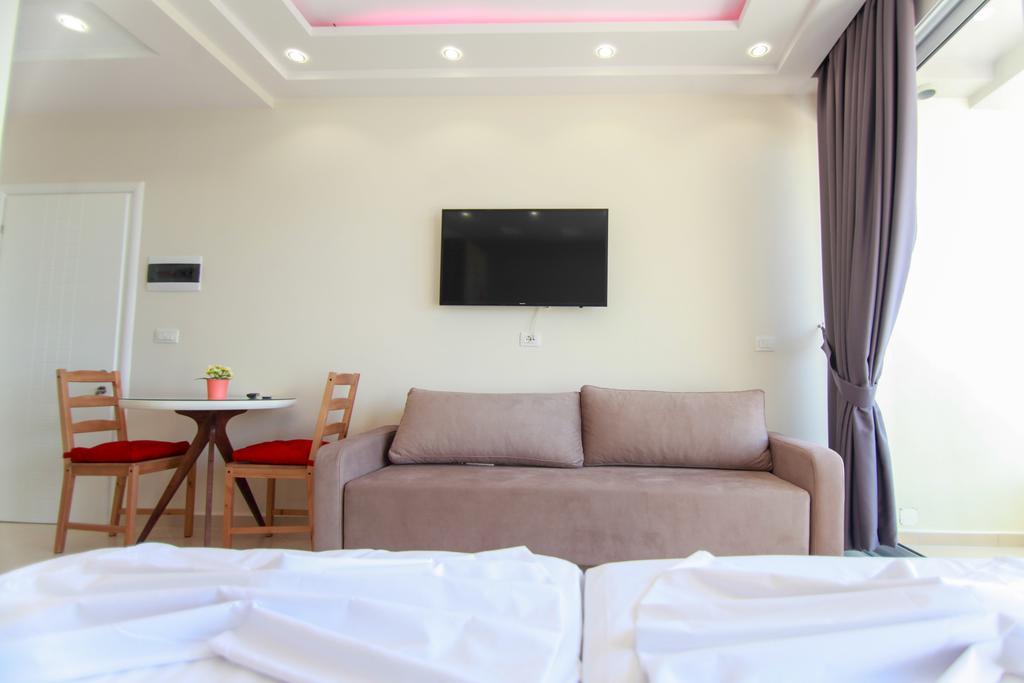 Blue Sea Apartments Sarandë Exterior foto