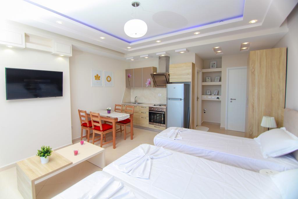 Blue Sea Apartments Sarandë Exterior foto