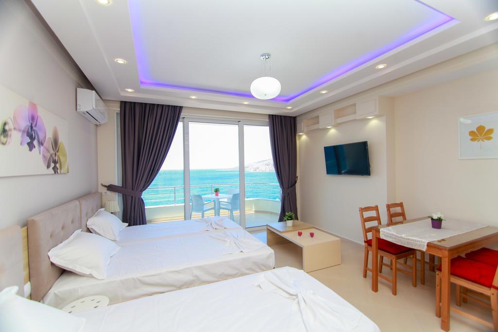 Blue Sea Apartments Sarandë Exterior foto